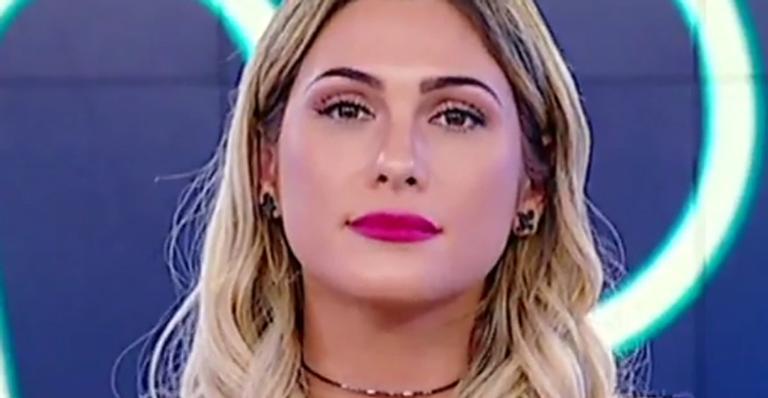 Lívia Andrade conta que sofreu golpe do ex-namorado: ”Fui roubada”