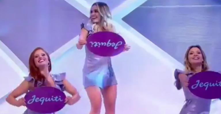 Bailarina que cometeu gafe no programa ‘Silvio Santos’ se pronuncia nas redes sociais