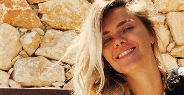 Carolina Dieckmann escurece o cabelo para voltar às novelas