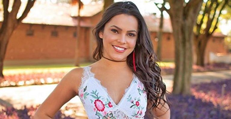 Ex-BBB Emilly Araújo é convidada para novo trabalho e comemora: ”Eu tô é em êxtase”