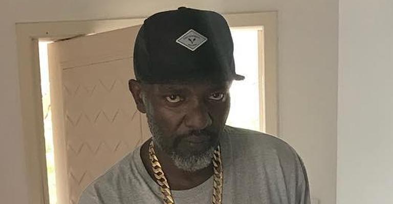 Esposa de Mr. Catra invade as redes sociais do cantor e manda recado