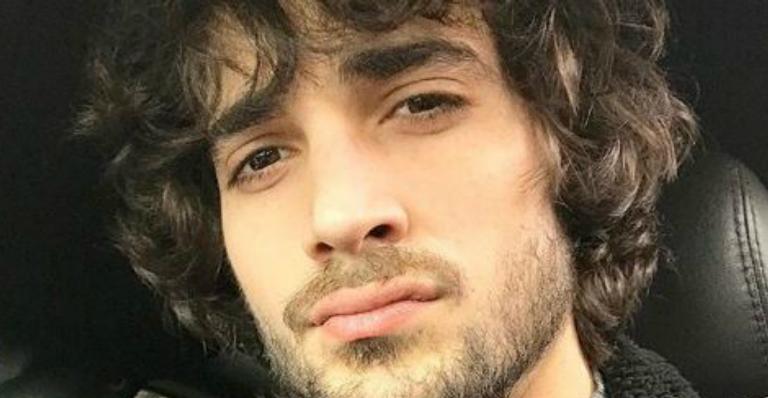 Fiuk posa ao lado do irmão mais novo, Záion, e fãs enlouquecem com semelhança: ”A cara dele”