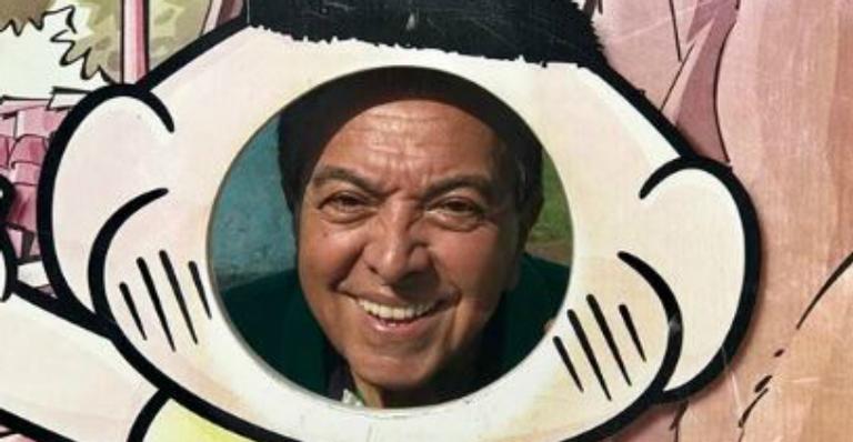 Sorridente, Maurício de Sousa festeja visita ao Parque da Mônica em Portugal