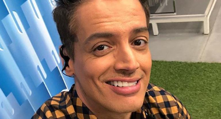 Após reabilitação, Leo Dias ganha homenagem ao voltar para a TV