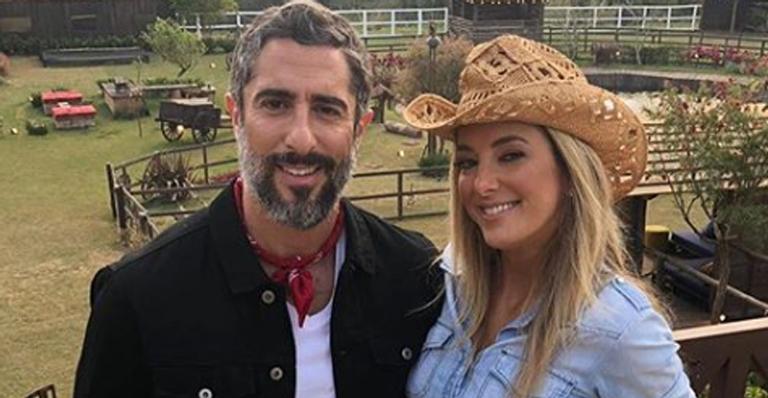 Ticiane Pinheiro visita a sede de A Fazenda com Marcos Mion