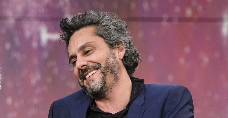 Fofura! Alexandre Nero faz aparição raríssima com o filho, Noá, e relembra ‘conversa séria’