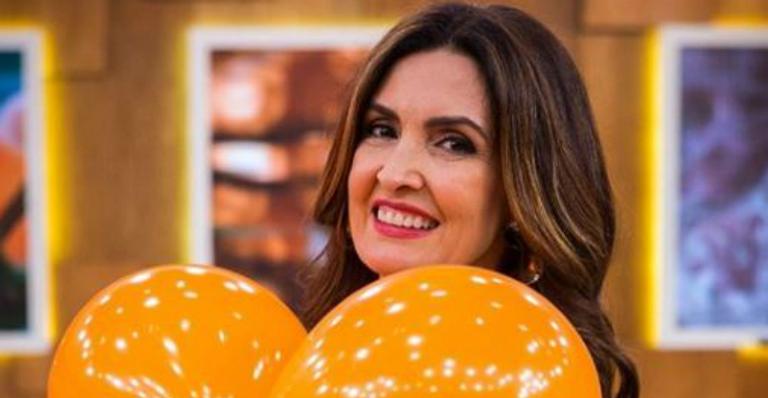 Aniversariante do dia, Fátima Bernardes ganha surpresa da produção