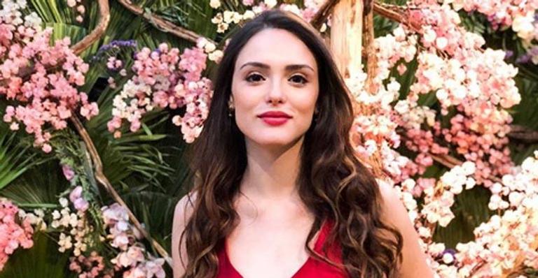 Isabelle Drummond muda o visual para nova novela da Globo