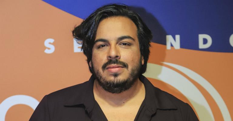 Luiz Lobianco choca fãs ao mostrar perda radical de peso: ”Orgulho de olhar essa imagem”
