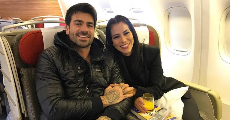 Ex-BBB Adriana Santa’nna gera polêmica ao publicar clique do marido no vaso sanitário