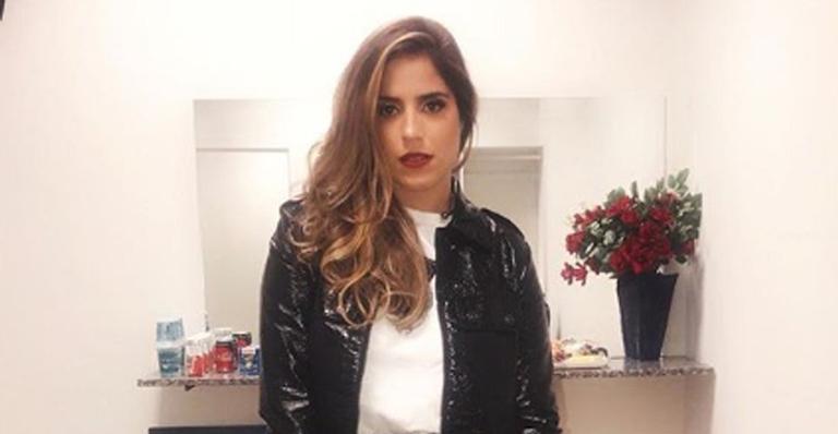 Prestes a se casar, Camilla Camargo renova o visual e surge loira