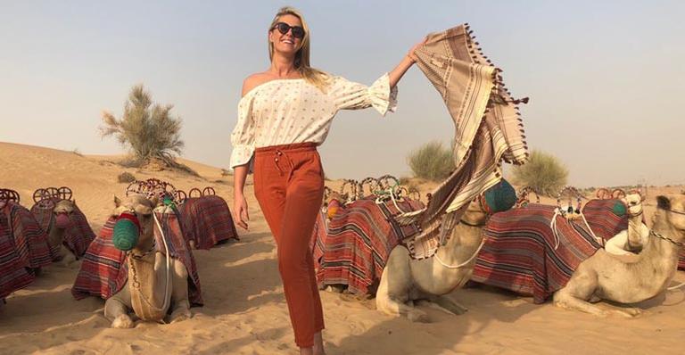 Ana Hickmann surge deslumbrante durante viagem para Dubai