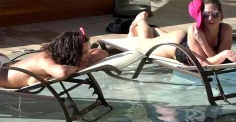 A Fazenda: De topless, Fernanda Lacerda detona programa da Record: ”Muito fraquinho”
