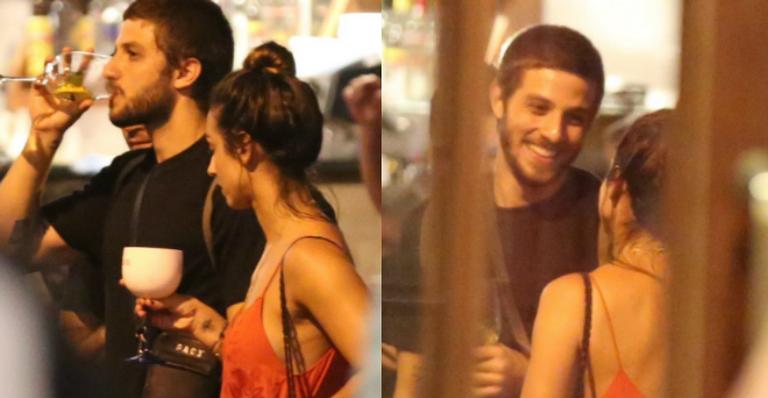 Chay Suede e Camila Lucciola são flagrados juntos durante aniversário de Nanda Costa no Rio