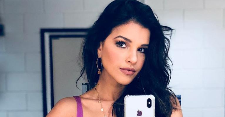 Mariana Rios exibe barriga sequinha em foto de biquíni e ganha elogio de sertanejo famoso