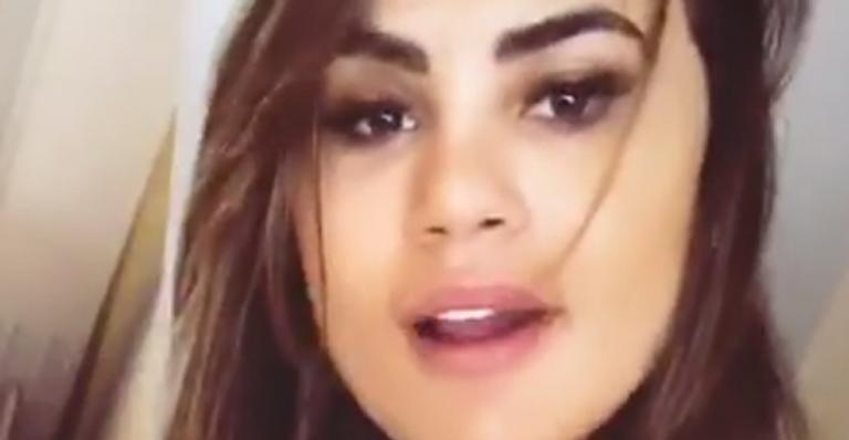 Bailarina rejeitada na ‘Dança dos Famosos’ sensualiza e exibe gominhos na barriga