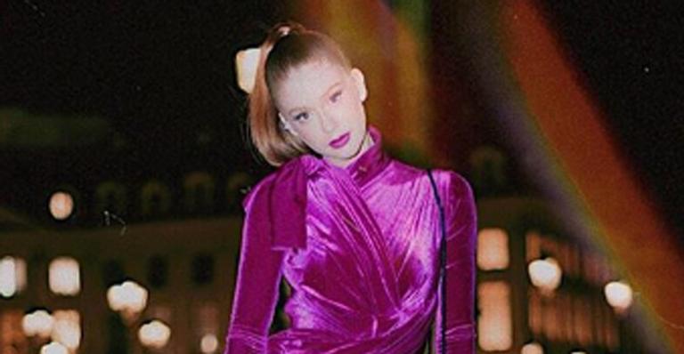 Marina Ruy Barbosa surge com vestido de R$ 10 mil na noite de Paris