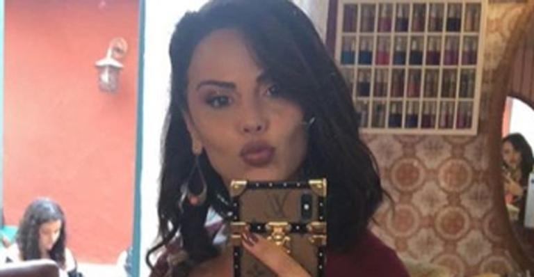 Viviane Araújo começa a gravar novela em que será mãe de Marina Ruy Barbosa