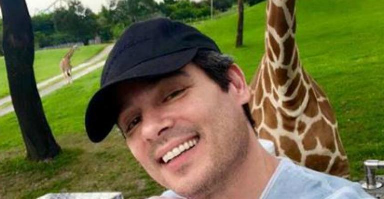 Celso Portiolli faz rara aparição ao lado do filho e festeja aniversário do herdeiro: ”Tá ficando grandão”
