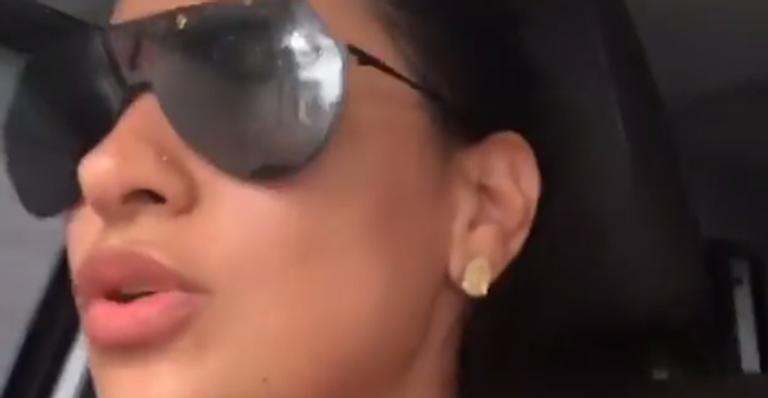 Simone tem carro riscado e faz desabafo do ocorrido: ”Inveja, maldade”
