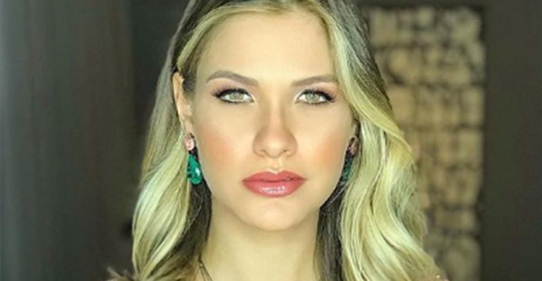 Andressa Suita aparece com megadecote e look coladinho e encanta Gusttavo Lima