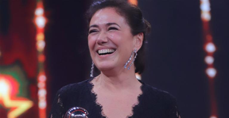 Feliz da vida, Lília Cabral comemora estreia da filha como atriz
