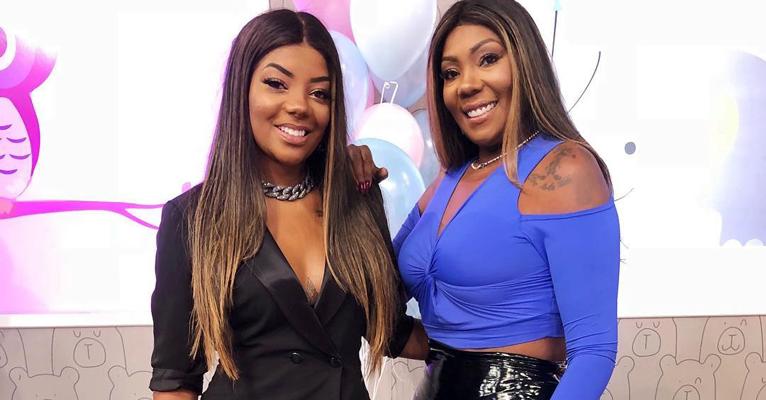 Mãe de Ludmilla detona seguidor que as chamou de ”plastificadas”