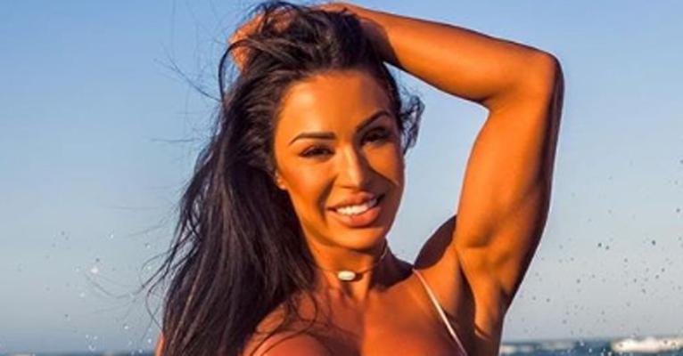 Gracyanne Barbosa comemora o aniversário da neta de Belo com bolo fit