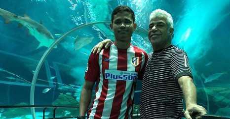 Lulu Santos e o namorado, Clebson Teixeira, curtem passeio turístico pelo Rio