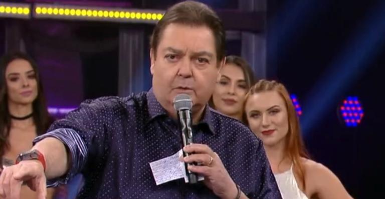 Após insinuações, Faustão desmente boatos de separação ao vivo no ‘Domingão’
