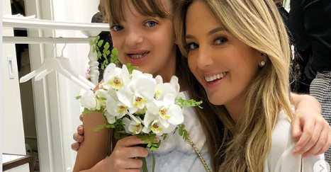 Rafaella Justus estreia nas passarelas e Ticiane Pinheiro se derrete: ”Mãe de miss”