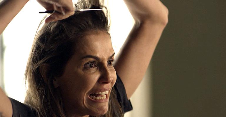 Após cena icônica, Deborah Secco corta o cabelo no estilo Joãozinho