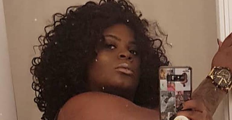 Arrasou! Jojo Todynho aparece com maiô micro e dá recado: ”Empodere-se mulher”