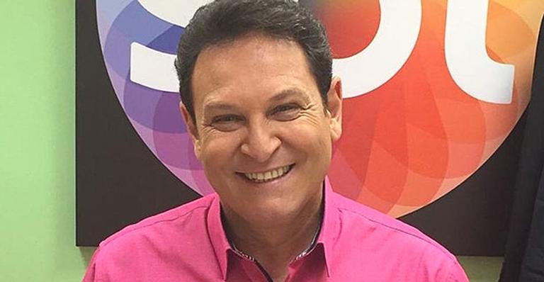Luis Ricardo se declara ao filho e beleza do rapaz chama a atenção dos fãs