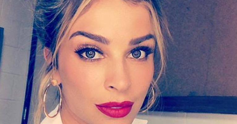 Sempre discreta, Grazi Massafera exibe corpão em dia de academia no Rio