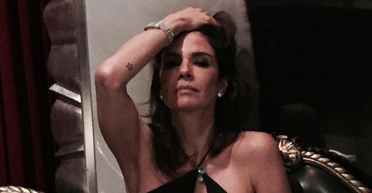Luciana Gimenez causa e escolhe produtinhos em sex shop: ”Animadíssima”