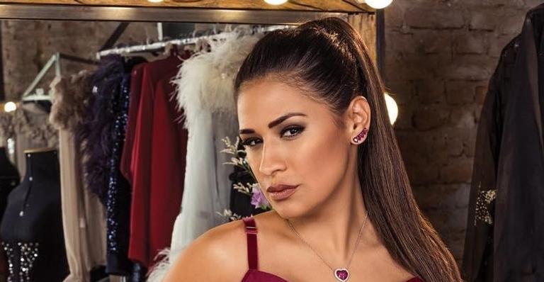 Simone posta foto de cantora internacional e brinca: “Eu não sei como vai ser quando eu chegar nessa idade”