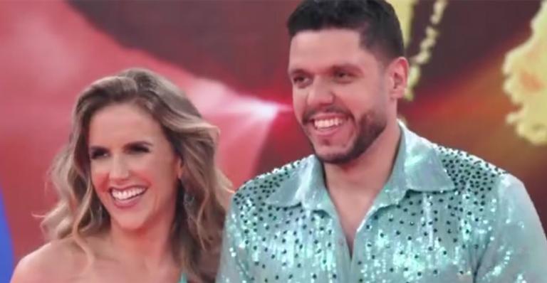 Mariana Ferrão passa saia justa dupla no palco do Domingão, mas arrasa na ‘Dança’