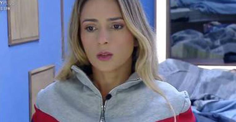 Nadja Pessoa publica foto em que aparece com olheiras profundas: ”Assim estou”