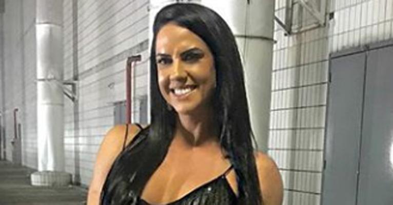 Corpão! Graciele Lacerda usa vestidinho justinho e exibe cinturinha PP