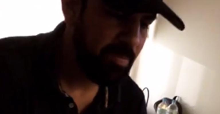 Sorocaba, que faz dupla com Fernando, aparece preocupado ao lado da namorada em hospital