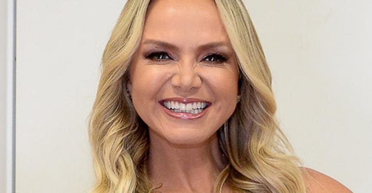 Teleton: Eliana surge em look deslumbrante e posa ao lado do filho, Arthur