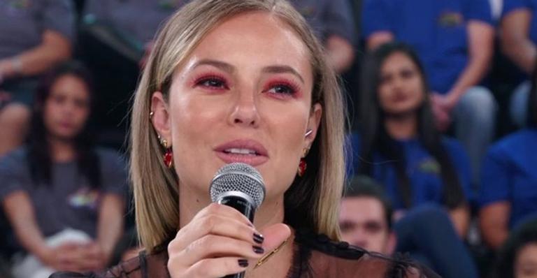 Maquiagem de Paolla Oliveira no júri da Dança dos Famosos vira piada na web