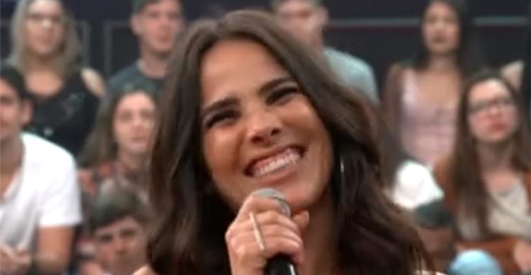 No Altas Horas, Wanessa Camargo rebate críticas: ”Falam que estou querendo imitar alguém”