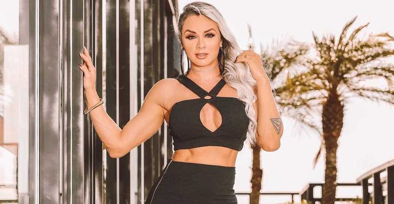 Recém-separada, Juju Salimeni sensualiza em novo ensaio só de fio dental