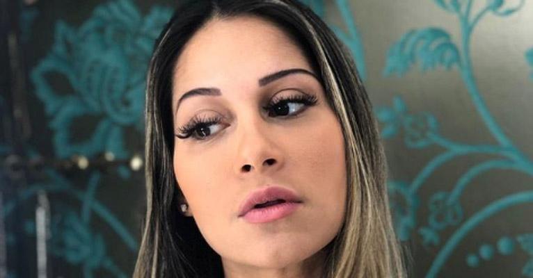 Sem querer, Mayra Cardi mostra o rostinho da filha pela primeira vez
