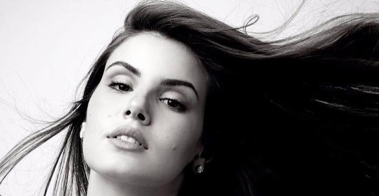 Se preparando para nova novela, Camila Queiroz ousa no visual e aparece com cabelo curtíssimo