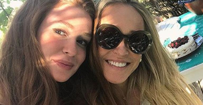 Marina Ruy Barbosa emociona com homenagem para a mãe