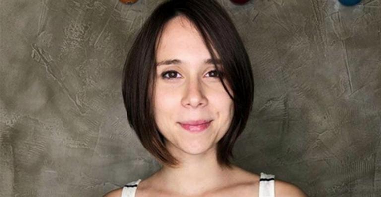 Grávida, ex-Malhação surge nua em foto com o marido