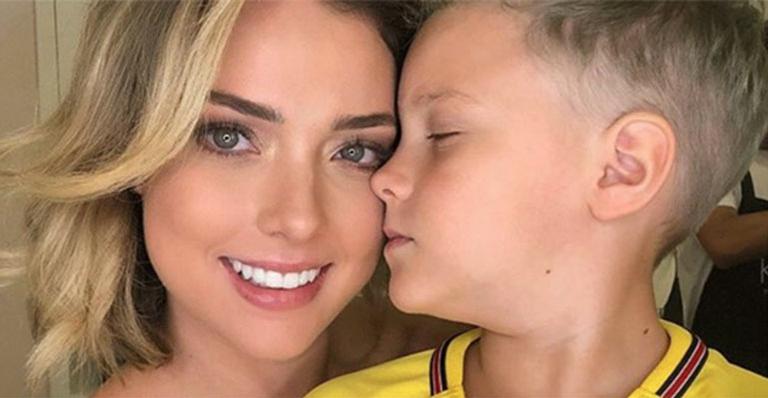 Ex de Neymar relembra foto do filho quando era recém-nascido
